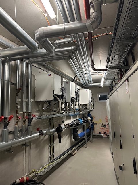 65f039038f20596695ba6022_IMG_1412